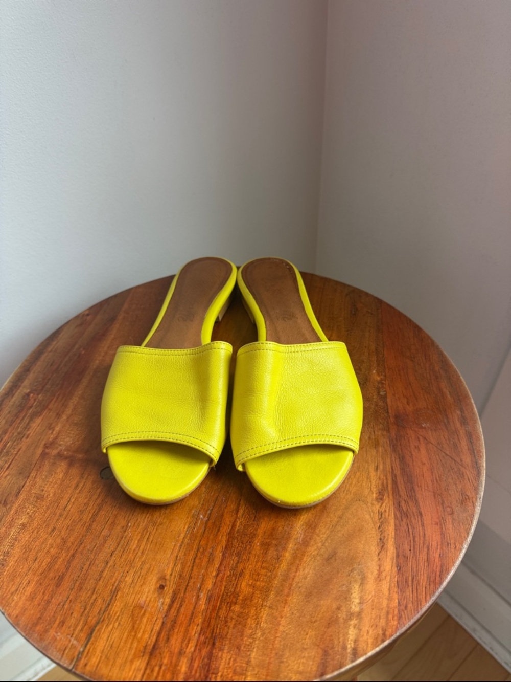 L'INTERVALLE Yellow Leather Slide Sandals - Picture 5 of 7